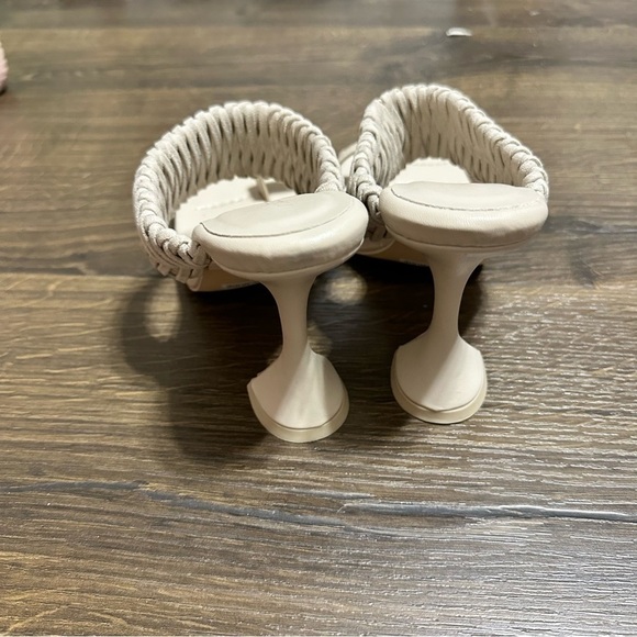 AZALEA WANG TAKE ME ON A VACA STILETTO SANDAL IN NUDE size 8.5 - Picture 8 of 9